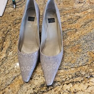 Anne Klein snake skim pattern size 6